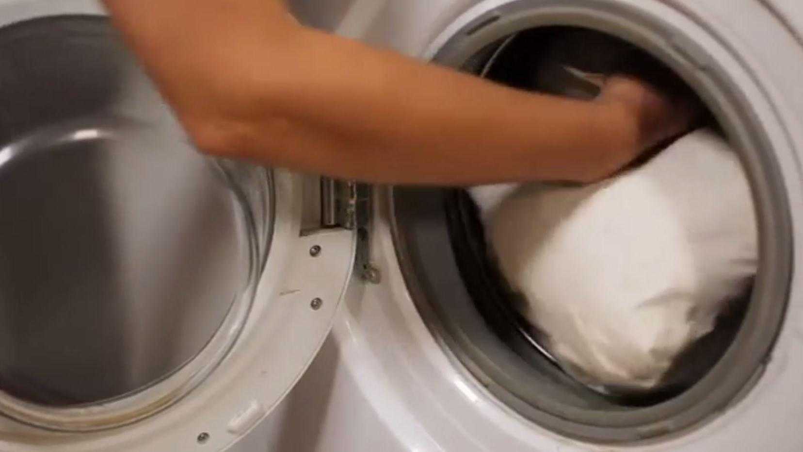 Как правильно стирать подушки в стиральной машине - stiralkainfo.ru