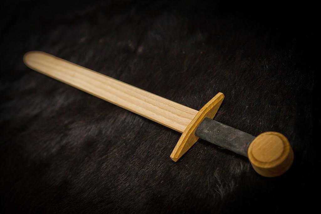 Как сделать деревянный меч (боккен, бокуто, ниндзя-то)