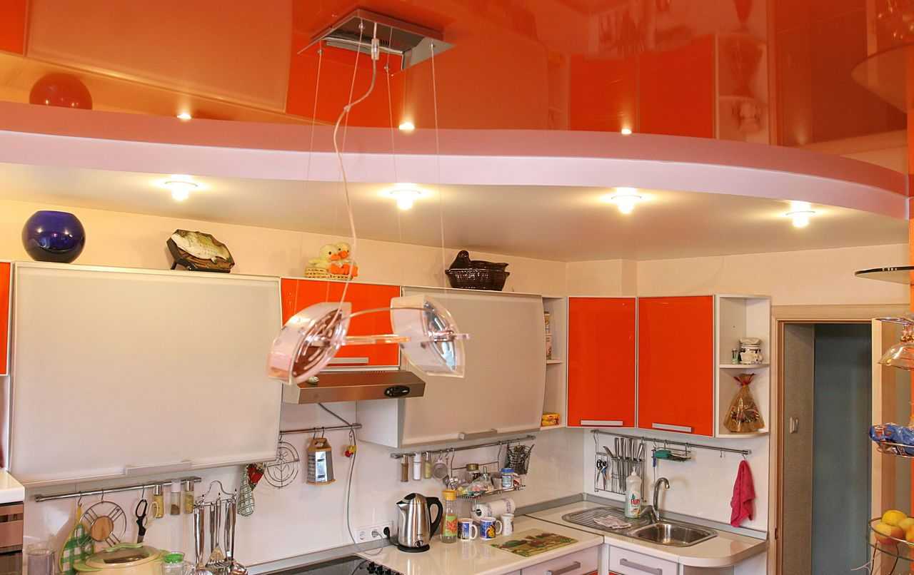 Потолок на кухне: 5 способов отделки с подробной видео инструкцией.