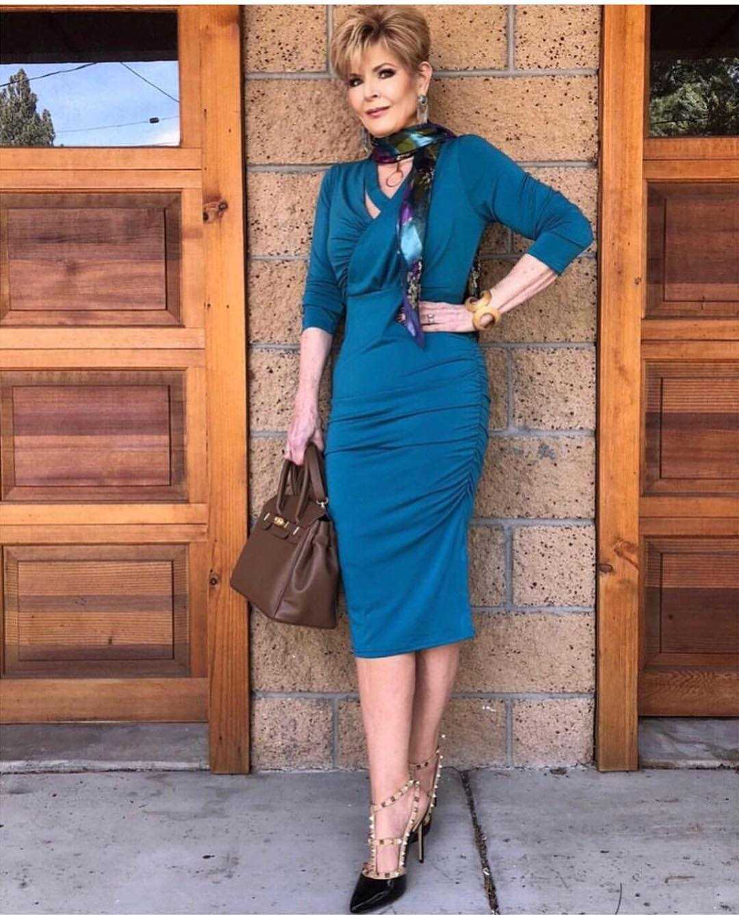 Базовый гардероб для женщины 40 лет, стилистика и модные фасоны