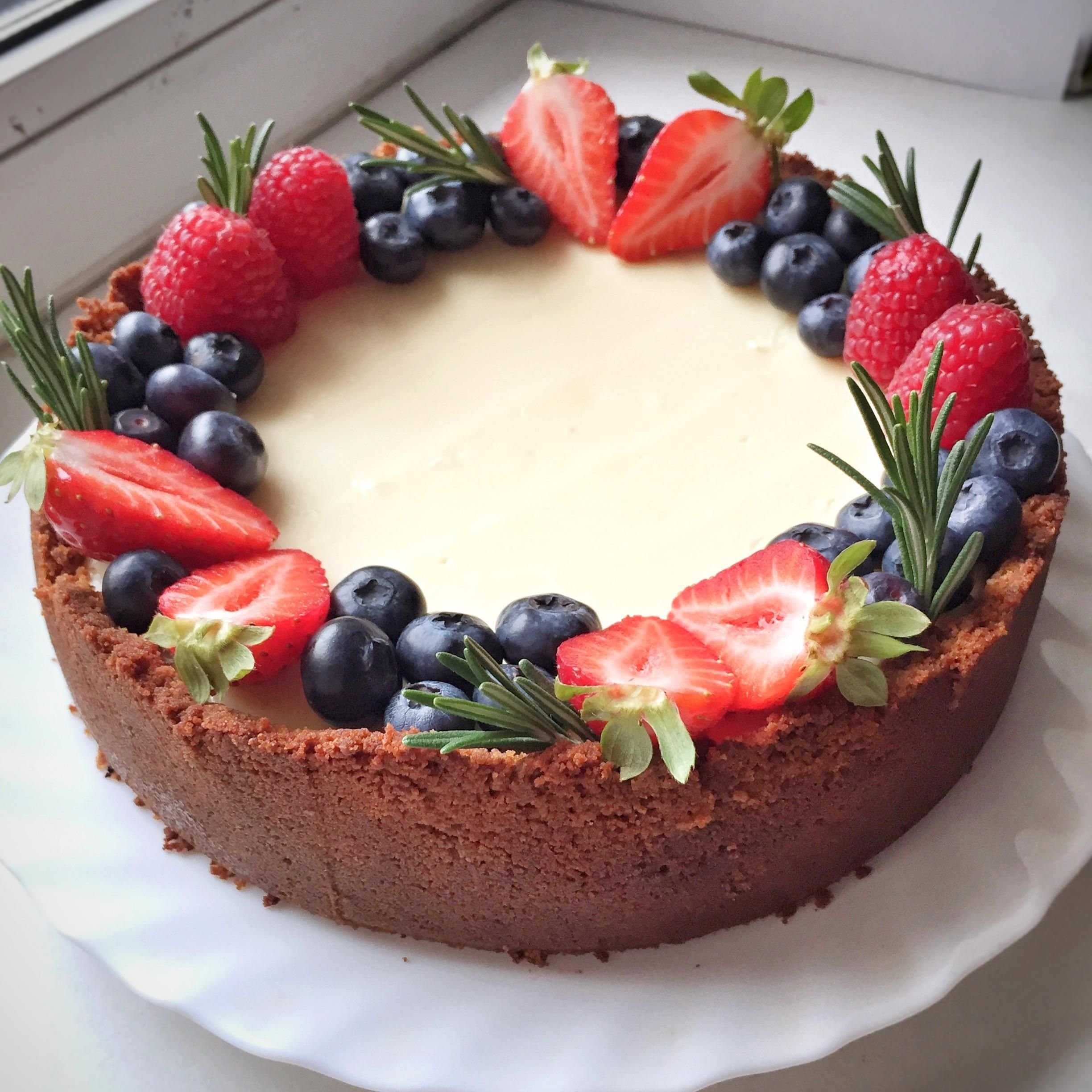 Украшения торта ягодами в домашних условиях с фото